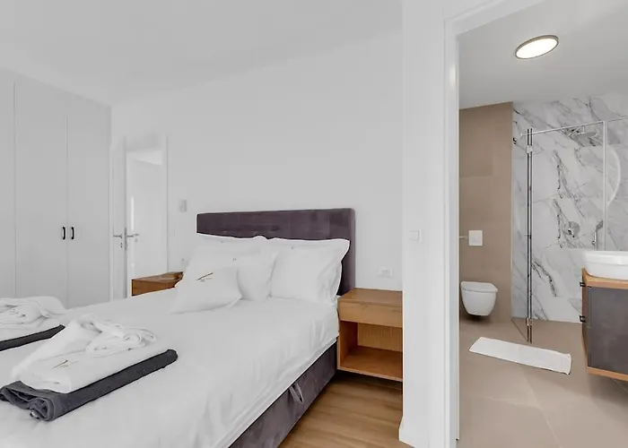 Vip With Pool Villa *