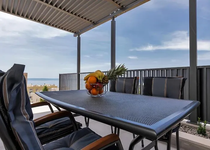 Vip With Pool Villa Makarska