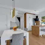 Vip With Pool 别墅