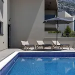 Vip With Pool 别墅 马卡尔斯卡