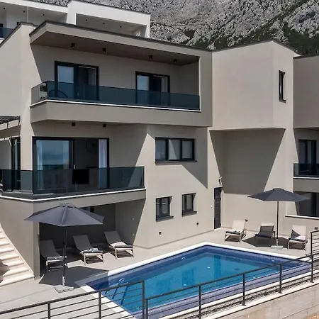 Vip With Pool * Makarska