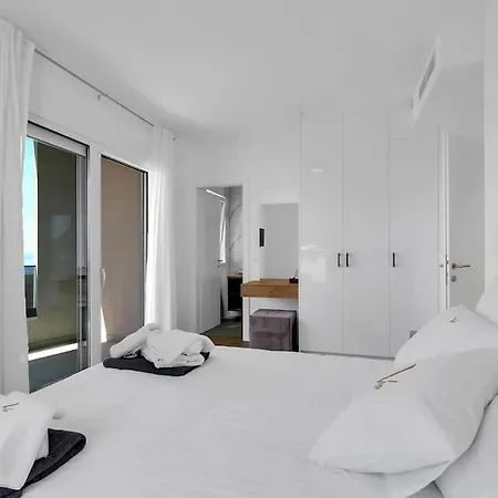 Vip With Pool Villa Makarska