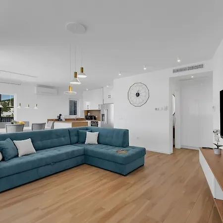 Villa Vip With Pool Makarska
