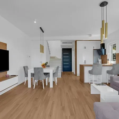 Vip With Pool Villa Makarska