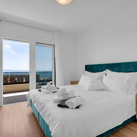 Vip With Pool Villa Makarska