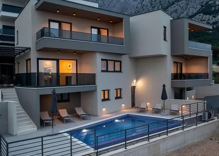Villa Vip With Pool Makarska