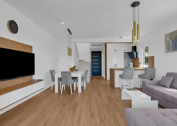 Vip With Pool Villa Makarska