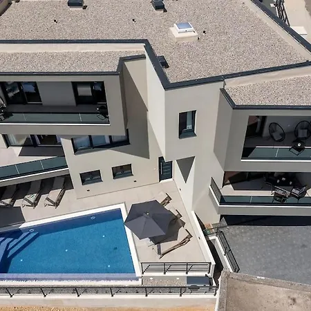 Vip With Pool Βίλα